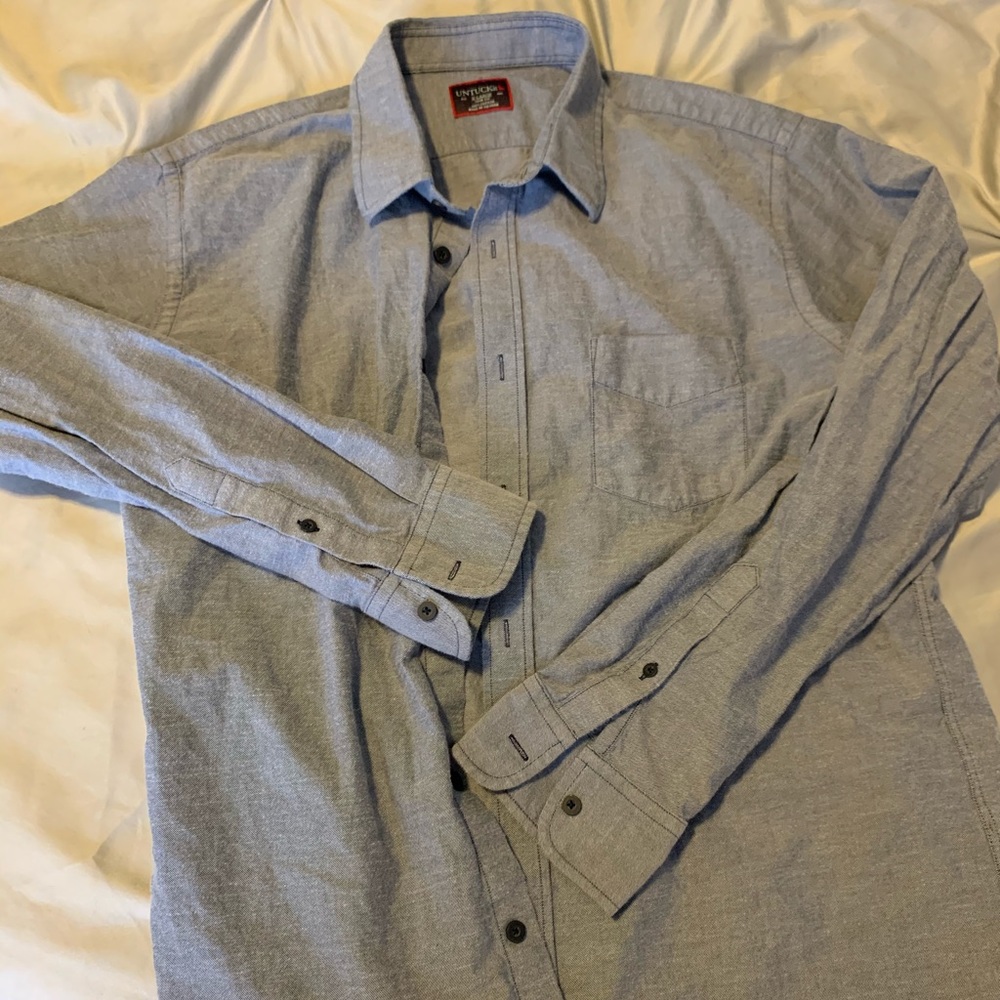 Untucking shirt men’s
